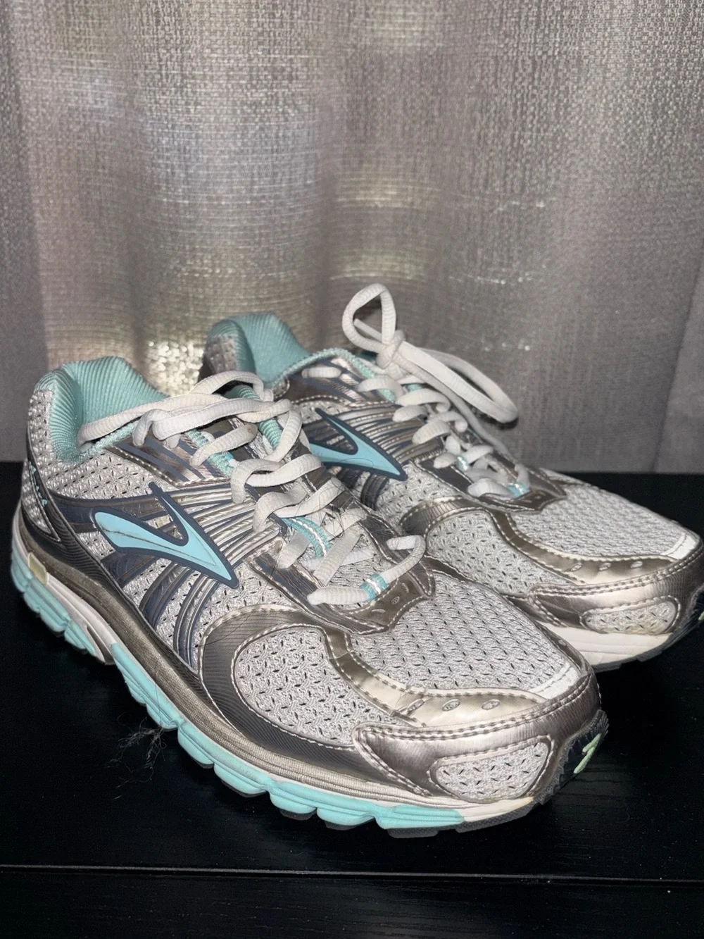 Womens Brooks Ariel Walking Shoes Sneakers Sz 8.5 - Great Condition